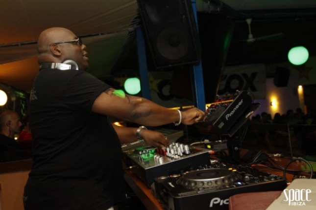 La revolución de Carl Cox continúa con gran éxito en su opening fiesta